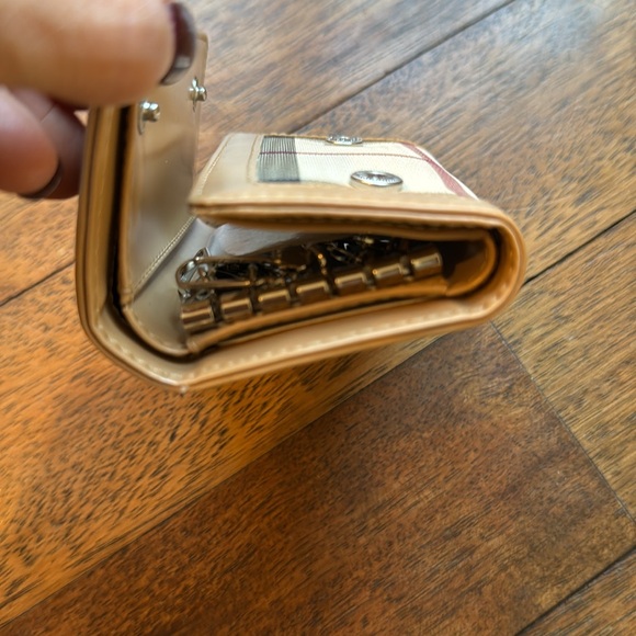 Burberrys of London Key Holder NEW IN BOX! - Picture 6 of 6